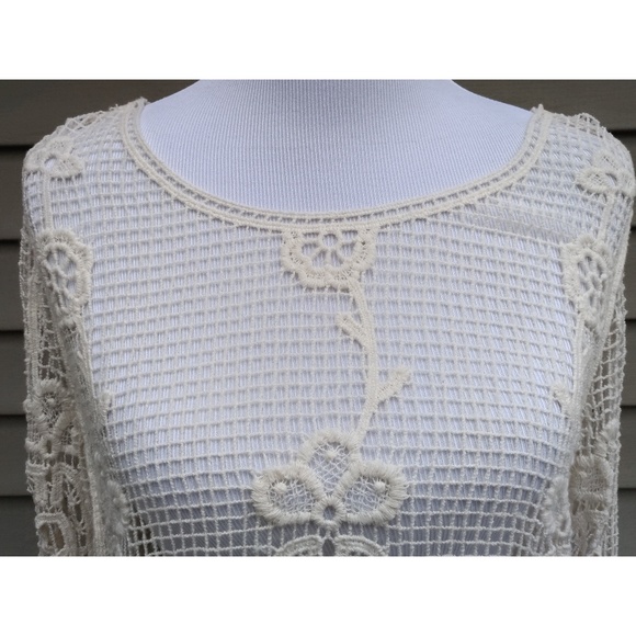 {LAST 2! SMALL} Cream Crochet Crop Top Blouse - Picture 2 of 7